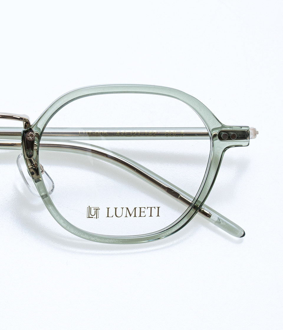 LUMETIのメガネ